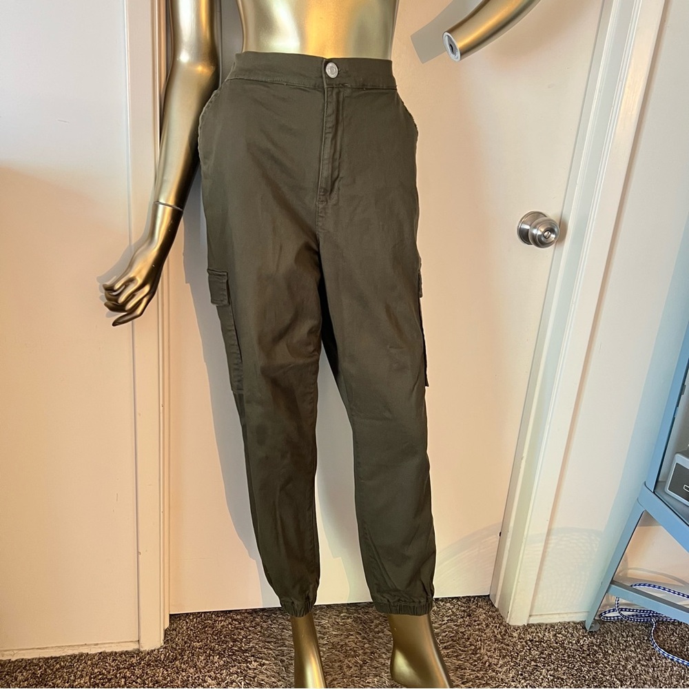 New York & Company Green Cargo Pants Relaxed Fit Women’s Large
